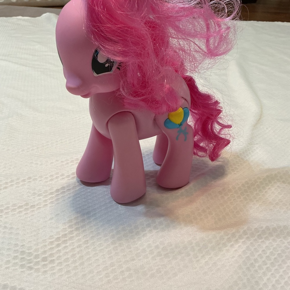 My little pony pinkie pie walking talking,pony hasbro figure